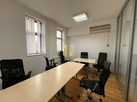 Rent, office space, 1000m², Adamovićevo Naselje, Novi Sad Sve Podlokacije - image 2