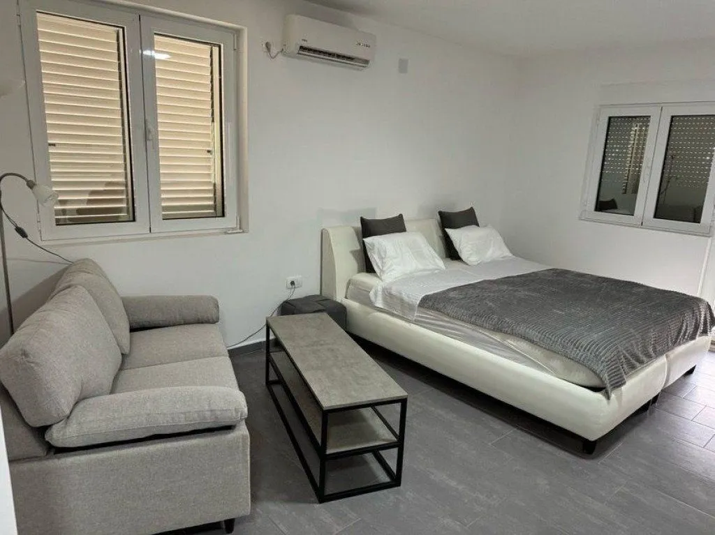 Rent, studio apartment, 31m², Risan, Kotor