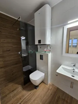 Izdavanje, četvorosoban stan, 124m², Centar, Novi Sad - image 13