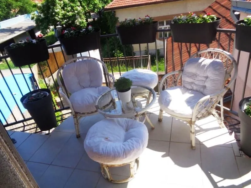 Izdavanje, trosoban stan, 90m², Centar, Niš