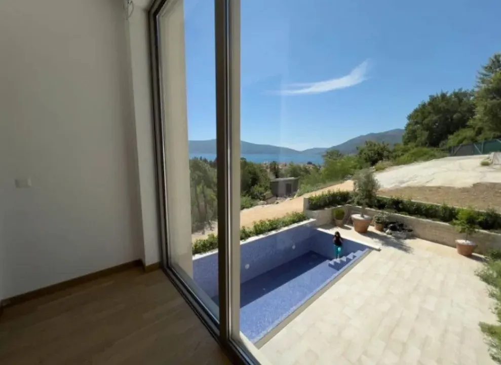 Prodaja, dvosoban stan, 240m², Donja Lastva, Tivat