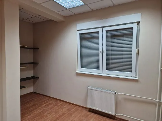 Sale, office space, 70m², Rača, Srbija