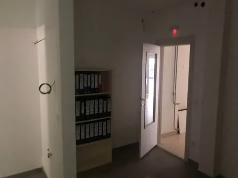 Izdavanje, poslovni prostor, 700m², Leštane, Grocka - image 5