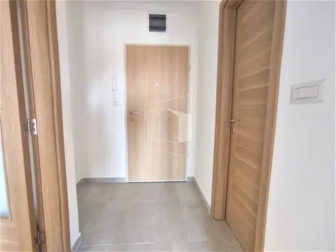 Rent, one bedroom apartment, 50m², Stari Aerodrom, Podgorica - image 4