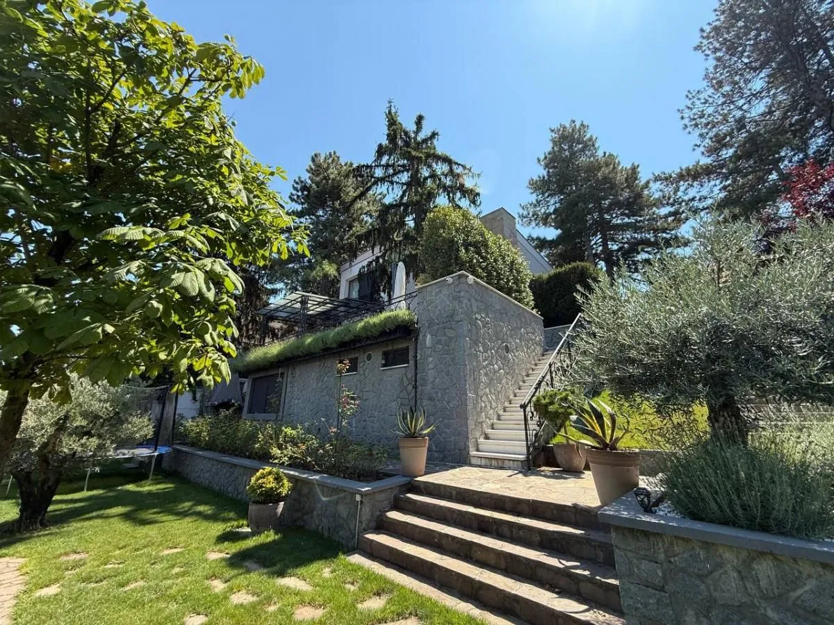 Prodaja, kuća, 318m², Petrovaradin, Novi Sad