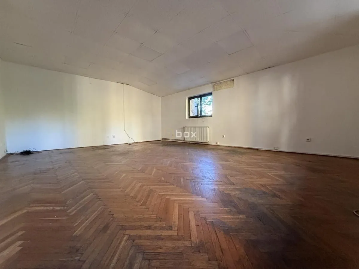 Rent, office space, 118m², Medijana, Niš