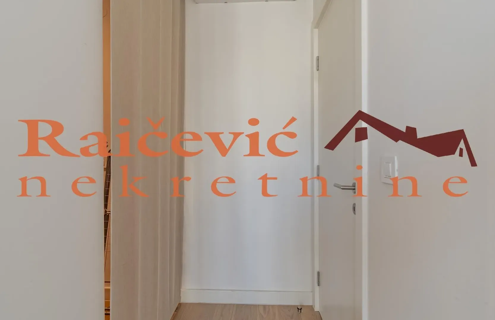 Prodaja, četvorosoban stan, 110m², Savski Venac, Beograd