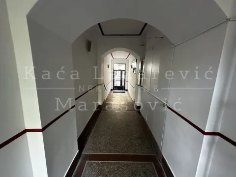 Izdavanje, dvosoban stan, 71m², Savski Venac, Beograd - image 17