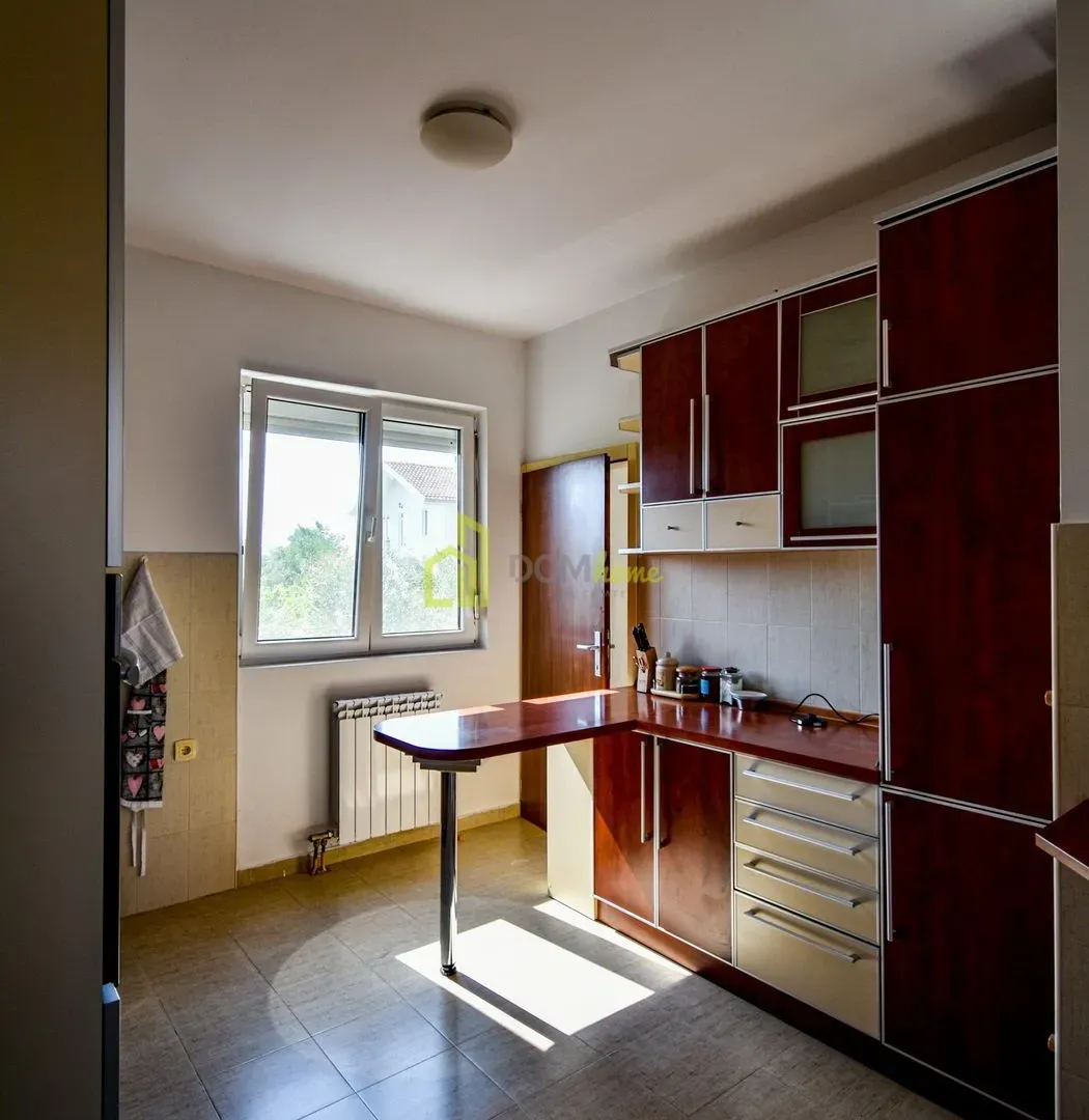 Rent, house, 185m², Tološi, Podgorica