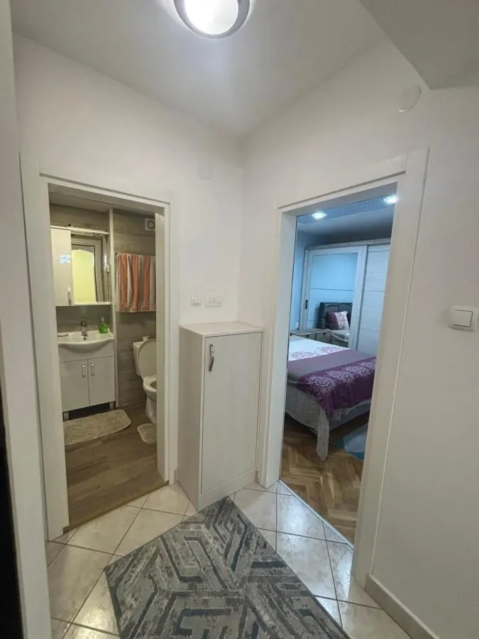 Rent, apartment, 43m², Stari Aerodrom, Podgorica