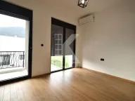 Izdavanje, kuća, 190m², Tološi, Podgorica - image 27