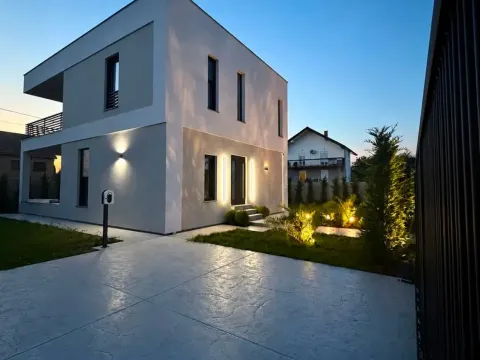 Prodaja, kuća, 225m², Gornja Gorica, Podgorica - image 7
