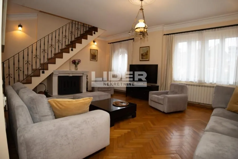 Rent, apartment, 150m², Stari Grad, Beograd