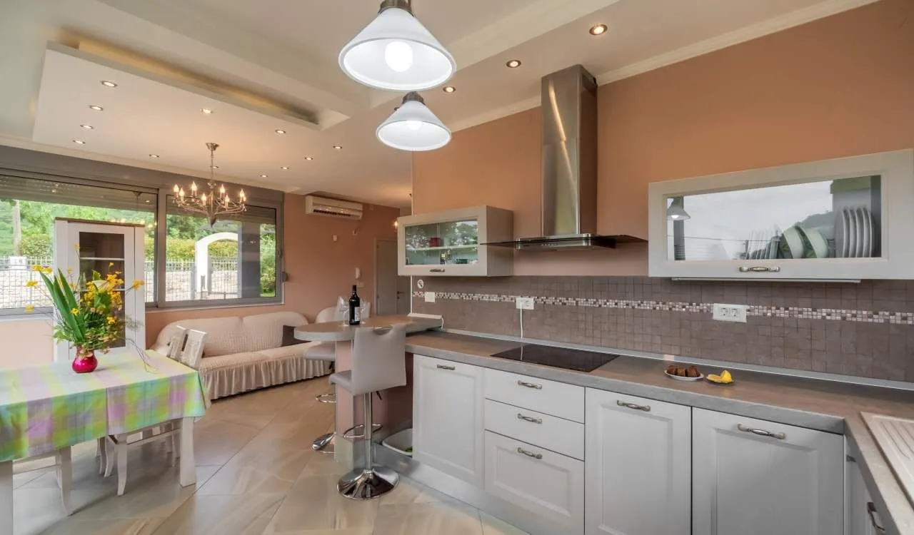 Sale, house, 274m², Buljarica, Budva