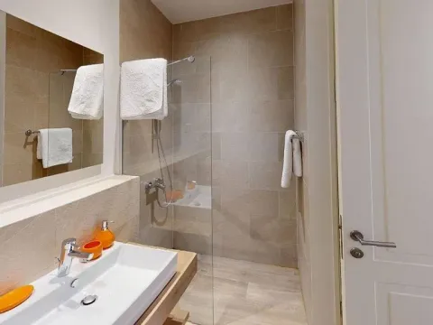 Prodaja, jednosoban stan, 55m², Luštica, Tivat - image 2