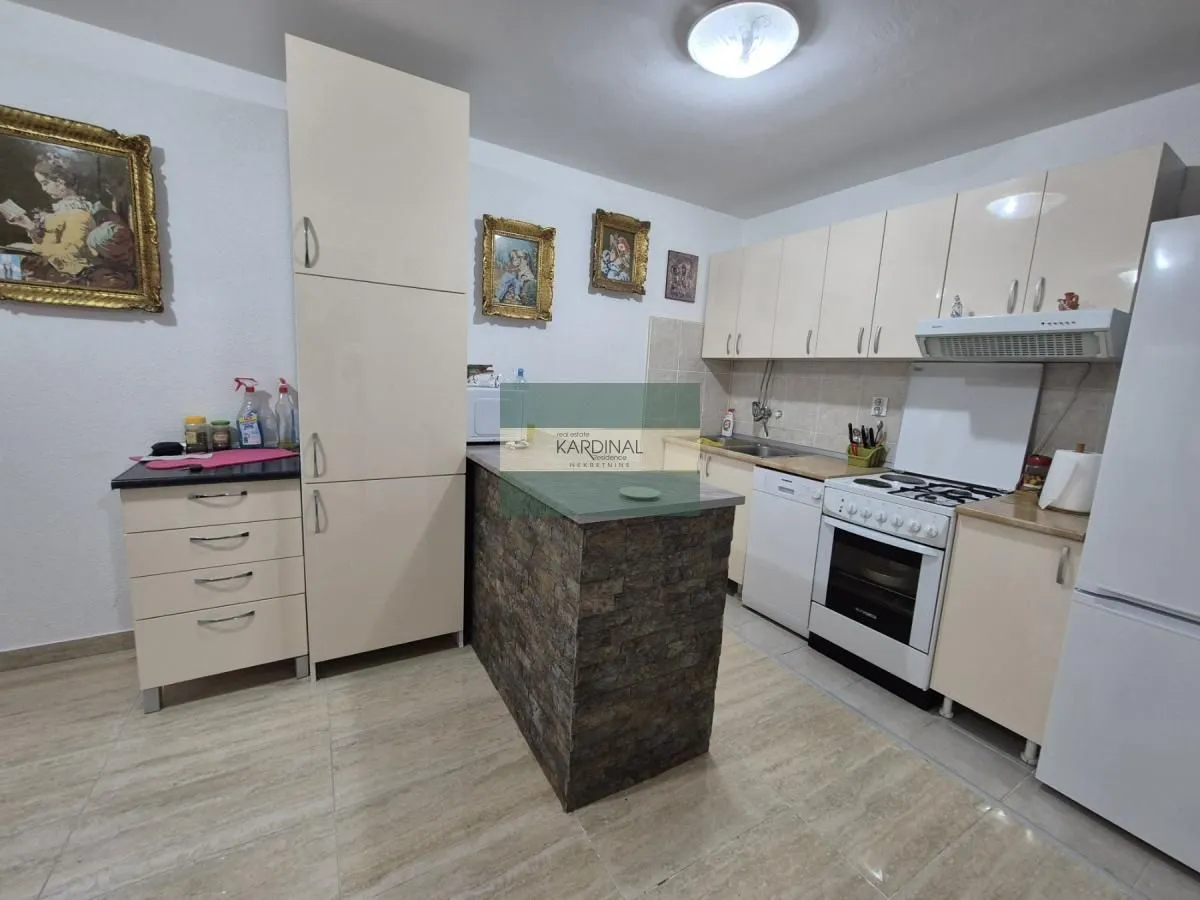 Sale, house, 181m², Kajsijar, Jagodina