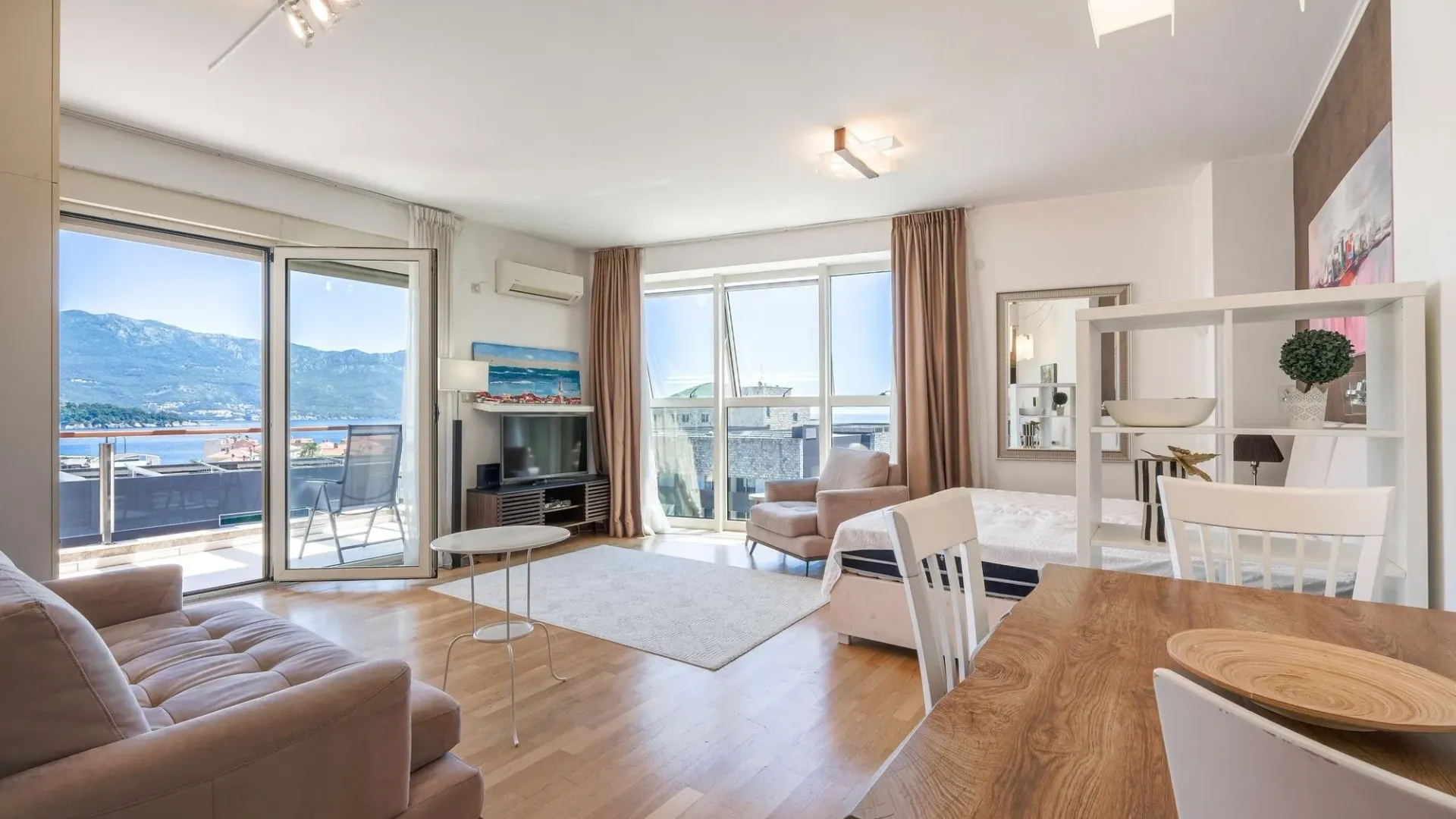 Prodaja, dvosoban stan, 75m², Budva, Crna Gora