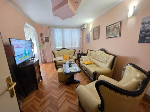 Prodaja, dvosoban stan, 76m², Centar, Podgorica - image 2