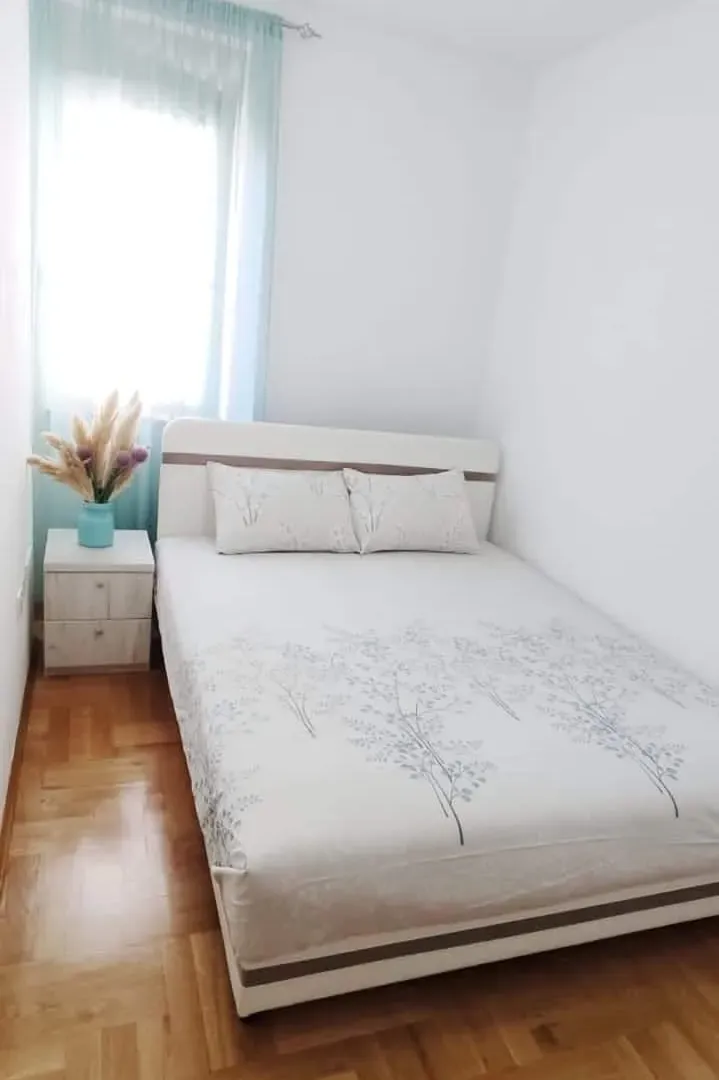 Izdavanje, jednosoban stan, 36m², Stari Aerodrom, Podgorica