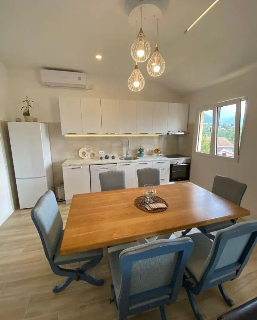 Rent, three bedroom apartment, 110m², Gradiošnica, Tivat