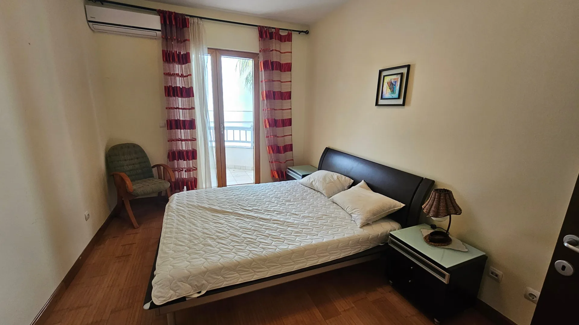 Sale, three bedroom apartment, 146m², Sveti Stefan, Budva