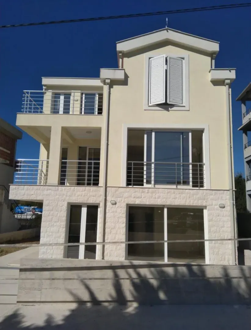 Prodaja, dvosoban stan, 73m², Herceg Novi, Crna Gora