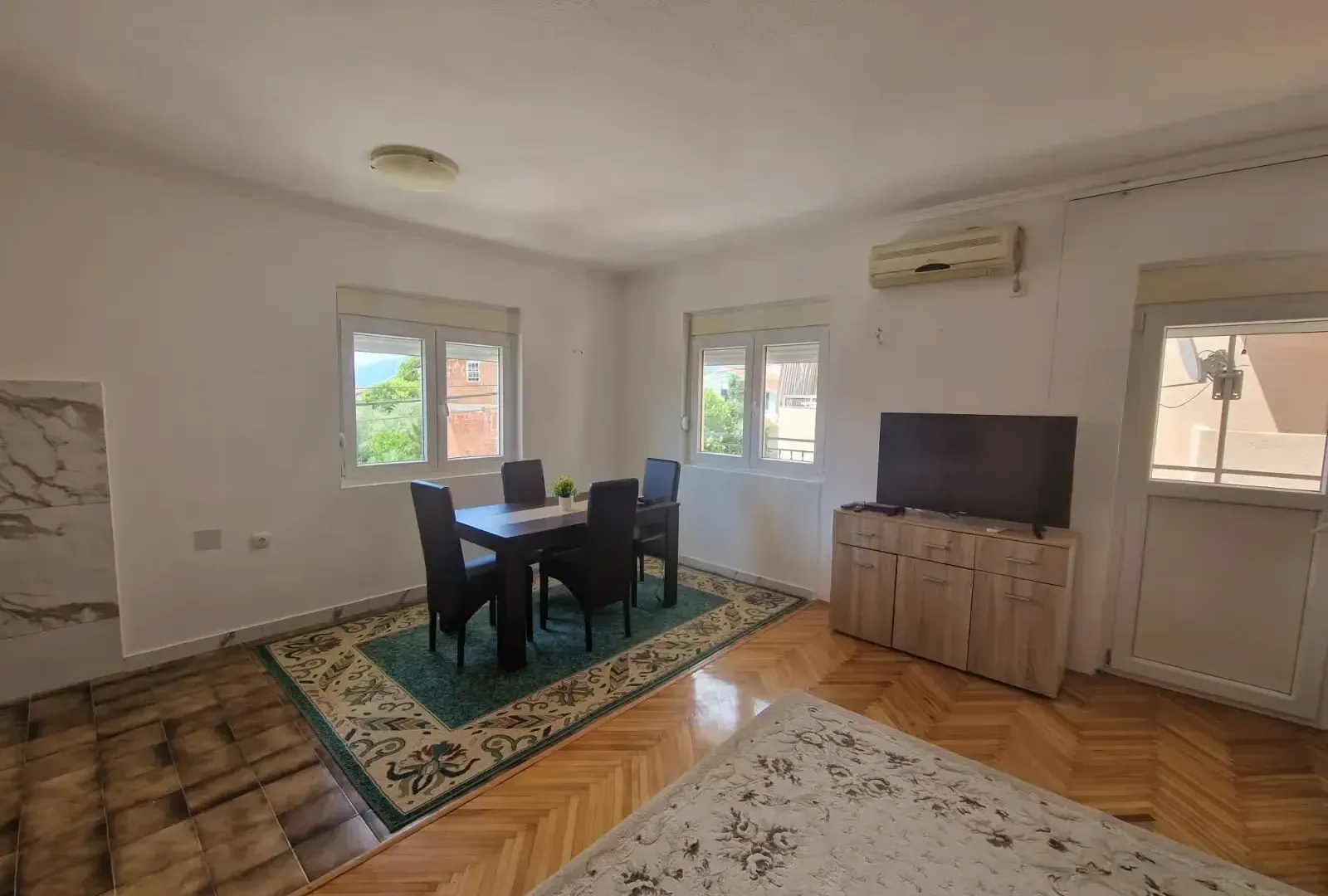 Rent, apartment, 70m², Tivat, Crna Gora