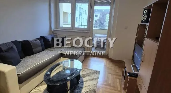 Prodaja, dvosoban stan, 40m², Centar, Novi Sad