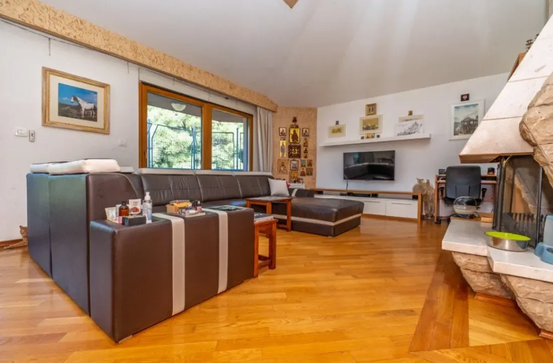 Sale, three bedroom apartment, 136m², Centar, Podgorica