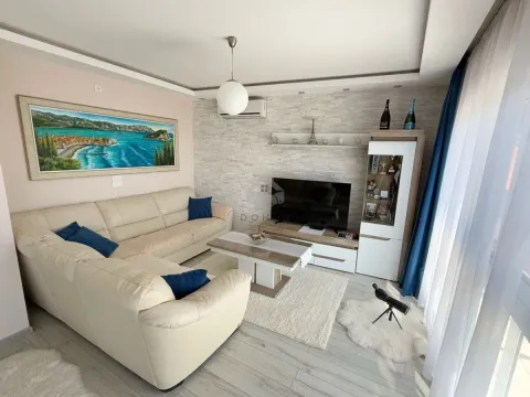 Izdavanje, dvosoban stan, 70m², Bečići, Budva - image 4