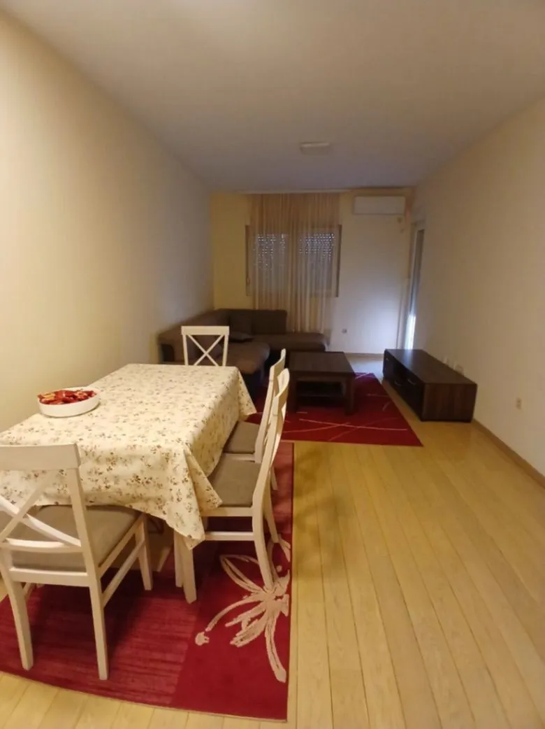Izdavanje, jednosoban stan, 45m², City Kvart, Podgorica