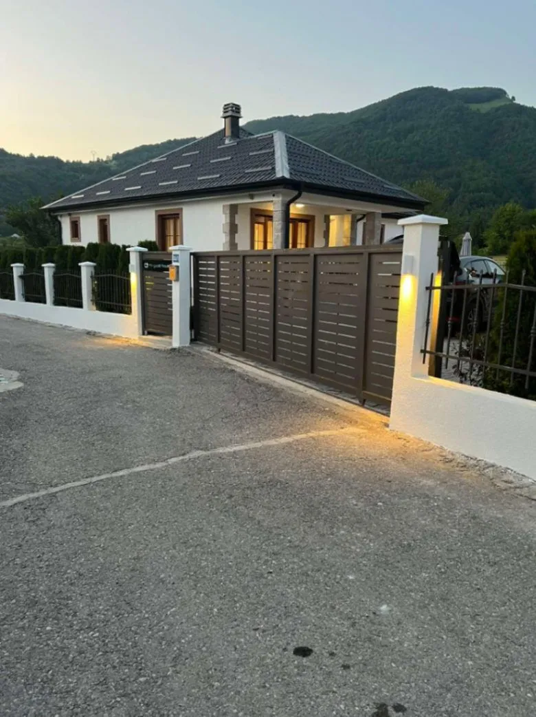 Izdavanje, kuća, 125m², Smailagića Polje, Kolašin