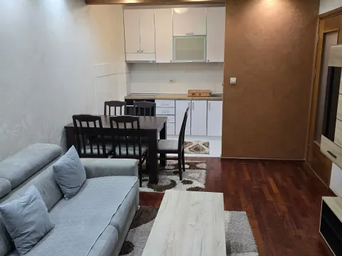 Prodaja, jednosoban stan, 40m², Stari Aerodrom, Podgorica - image 2