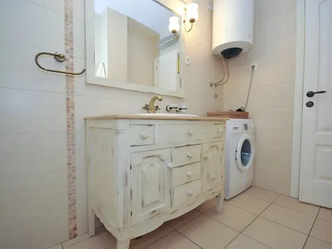 Prodaja, dvosoban stan, 64m², Budva, Crna Gora - image 12