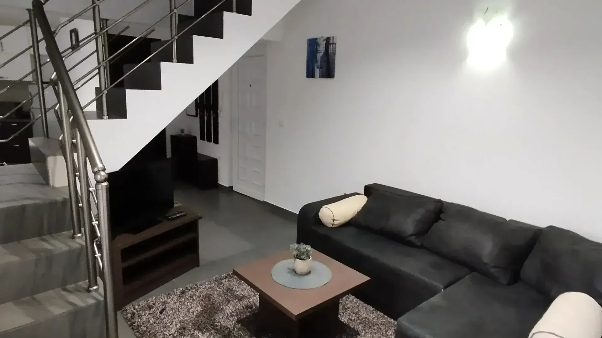 Izdavanje, stan, 70m², Tivat, Crna Gora