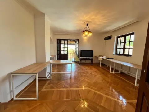 Izdavanje, kuća, 450m², Bulevar Evrope, Novi Sad Sve Podlokacije - image 27