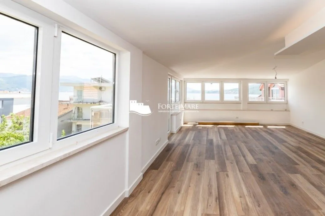 Prodaja, dvosoban stan, 109m², Đenovići, Herceg Novi