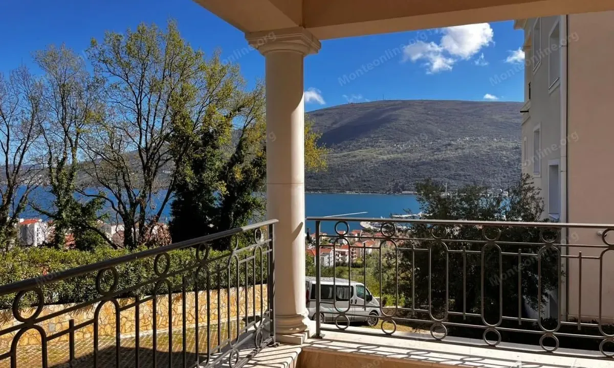 Prodaja, trosoban stan, 158m², Đenovići, Herceg Novi