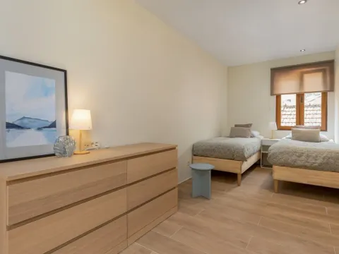 Izdavanje, kuća, 177m², Škaljari, Kotor - image 2