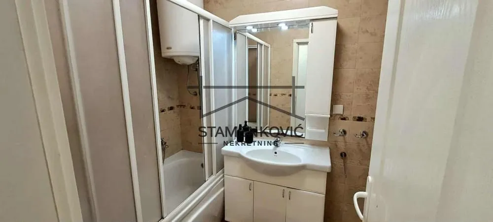 Prodaja, dvosoban stan, 56m², Rotkvarija, Novi Sad Sve Podlokacije