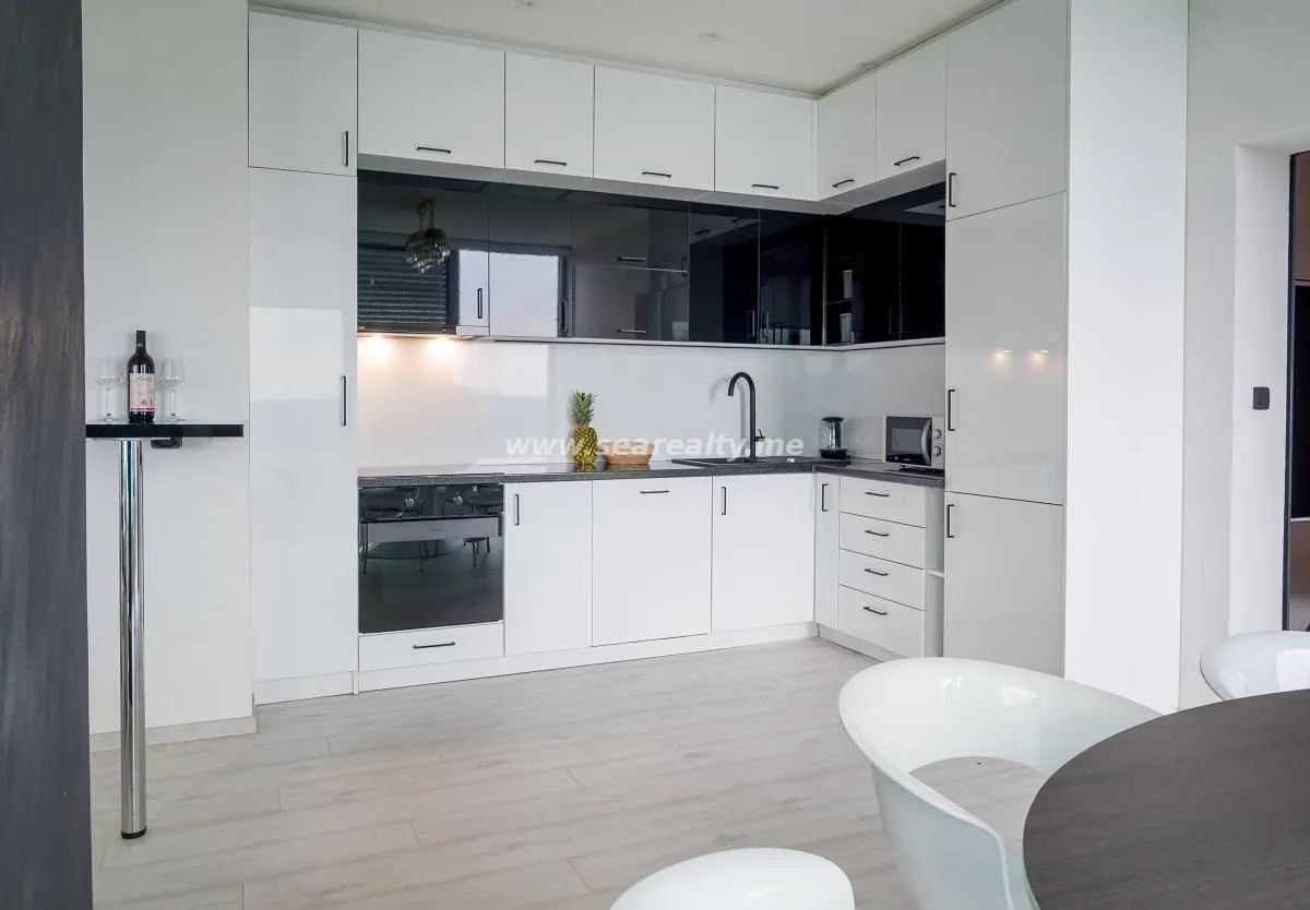 Prodaja, kuća, 280m², Tivat, Crna Gora