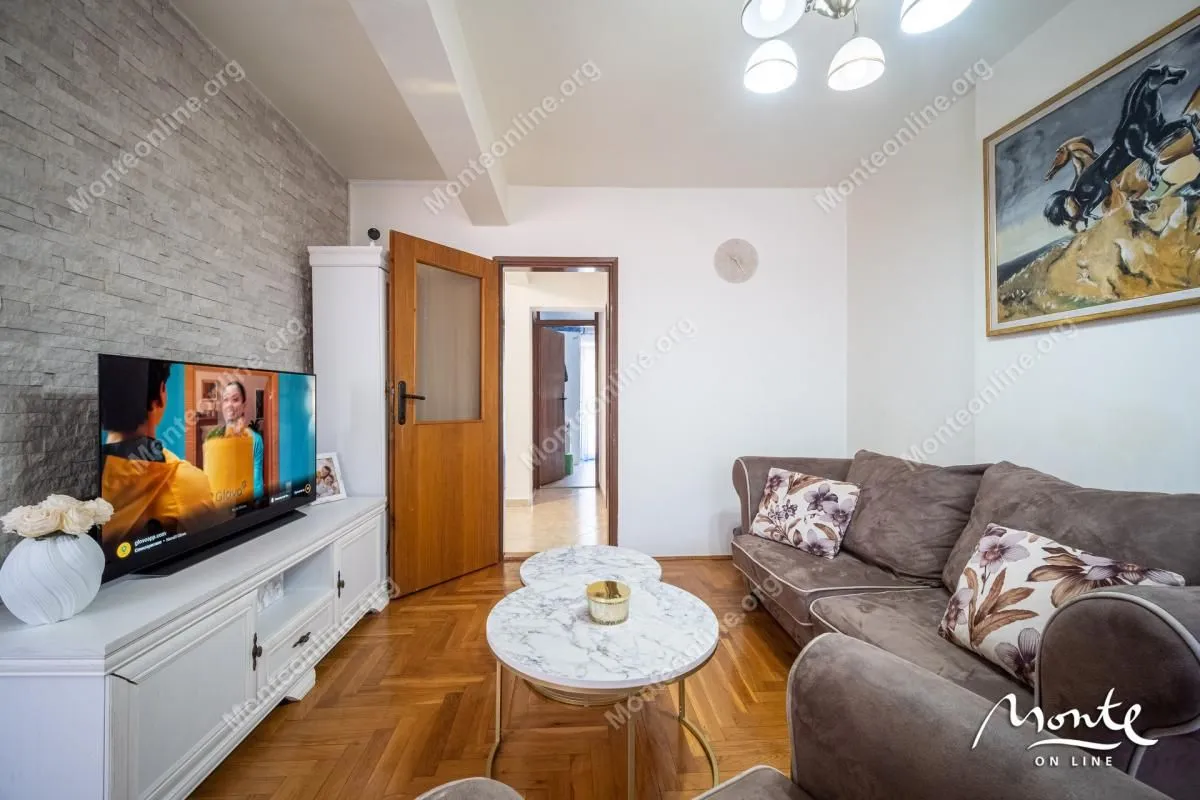 Sale, three bedroom apartment, 88m², Dobrota, Kotor