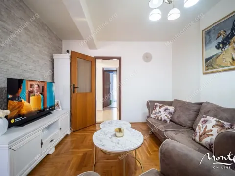 Sale, three bedroom apartment, 88m², Dobrota, Kotor - image 4