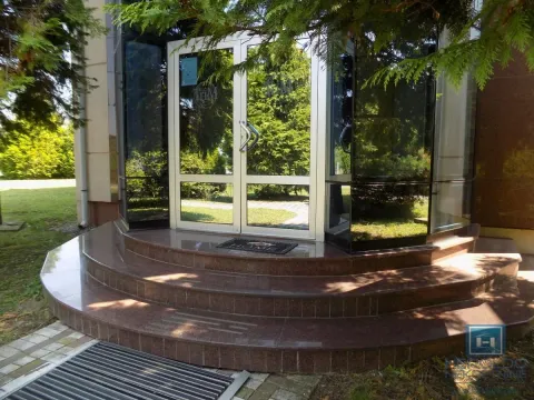 Izdavanje, poslovni prostor, 270m², 7. juli, Paraćin - image 19