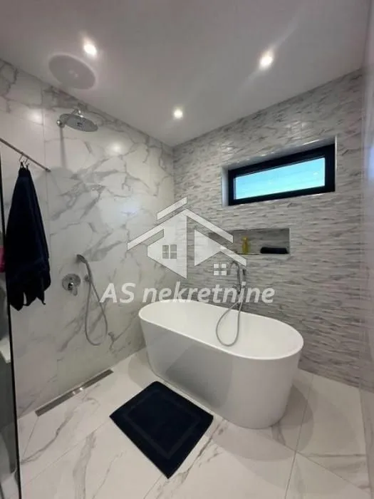 Prodaja, kuća, 230m², Vrčin, Grocka
