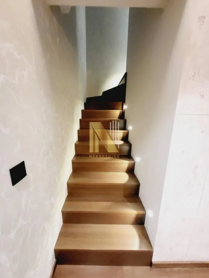 Prodaja, četvorosoban stan, 122m², Grbavica, Novi Sad Sve Podlokacije