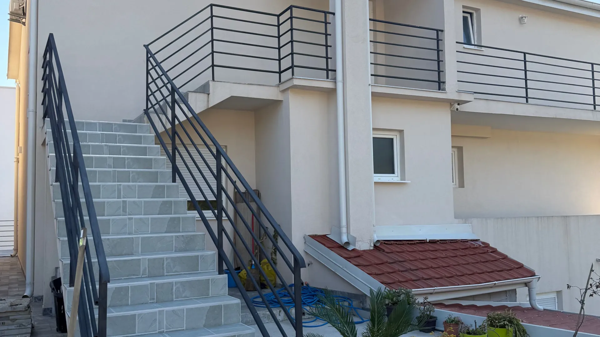 Izdavanje, jednosoban stan, 37m², Bonići, Tivat