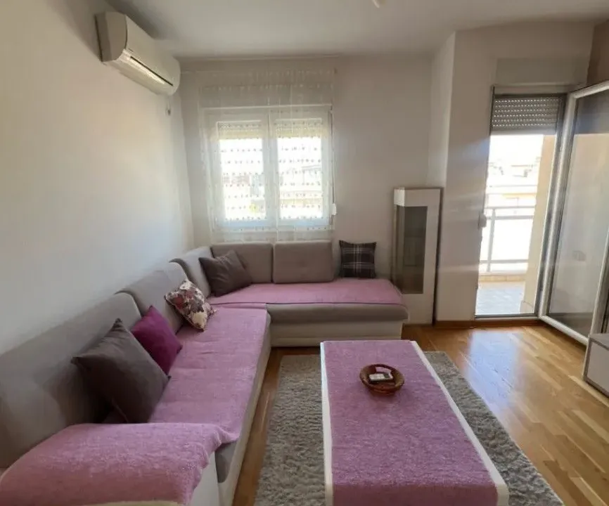 Izdavanje, jednosoban stan, 43m², City Kvart, Podgorica