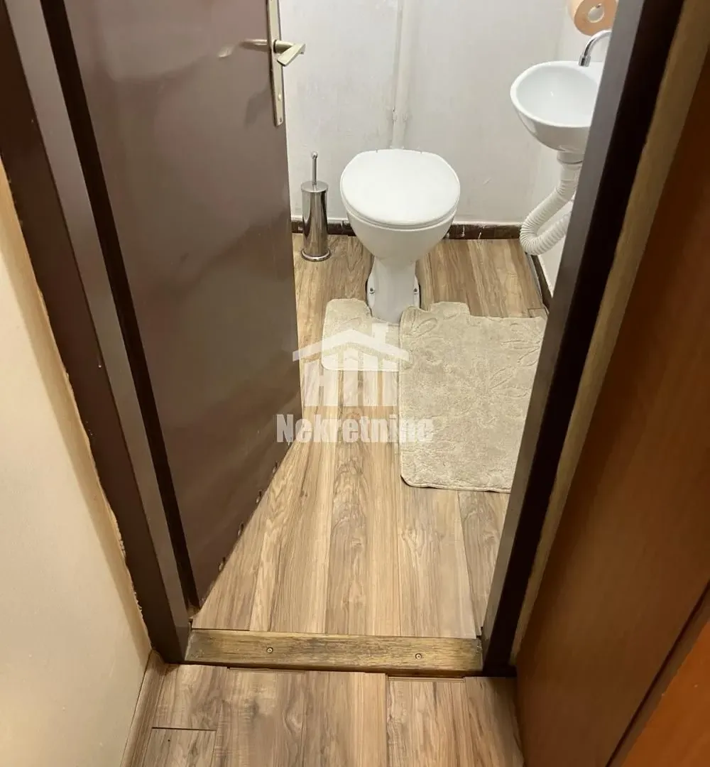 Prodaja, trosoban stan, 77m², Zemun Sve Podlokacije, Beograd