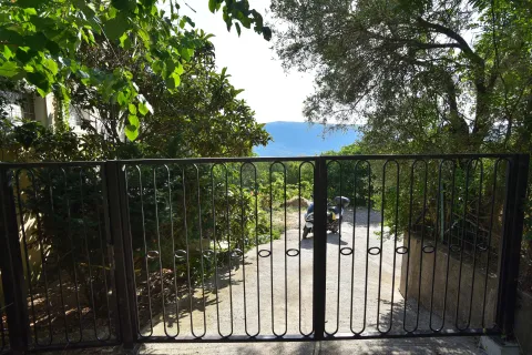 Rent, three bedroom apartment, 130m², Prijevor, Budva - image 11